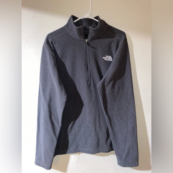 The North Face Half-Zip - Picture 1 of 3